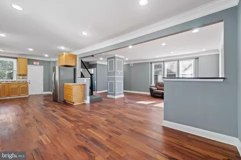 Entry Way - 4811 Laurel Ave, Baltimore, MD 21215 photo 1 of 8