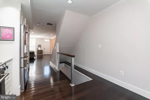 Entry Way - 1237 William St, Baltimore, MD 21230 photo 2 of 5