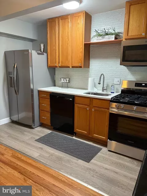 Kitchen - 3541 Benzinger Rd, Baltimore, MD 21229 photo 3 of 6