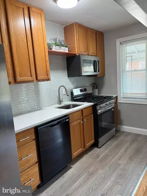 Kitchen - 3541 Benzinger Rd, Baltimore, MD 21229 photo 2 of 6