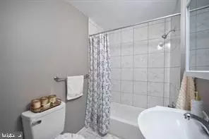 Bath - 2325 E Preston St, Baltimore, MD 21213 photo 2 of 5