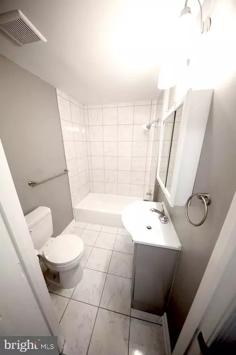 Bath - 2325 E Preston St, Baltimore, MD 21213 photo 5 of 5