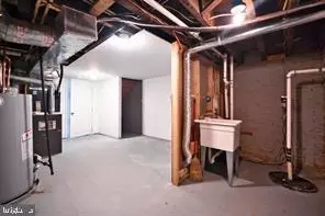 Entry Way - 2325 E Preston St, Baltimore, MD 21213 photo 3 of 8