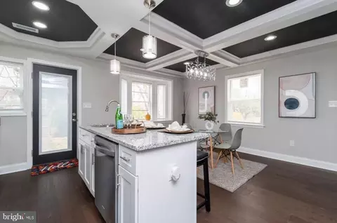 Entry Way - 1426 E Cold Spring Ln, Baltimore, MD 21239 photo 2 of 4