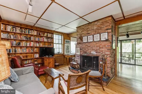 Living - 1807 Kenway Rd, Baltimore, MD 21209 photo 2 of 3