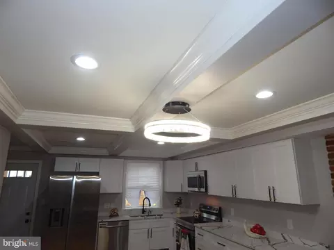 Entry Way - 3817 8th St, Baltimore, MD 21225 photo 4 of 7