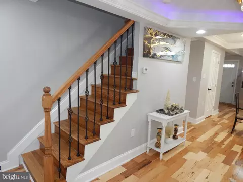 Entry Way - 3817 8th St, Baltimore, MD 21225 photo 6 of 7