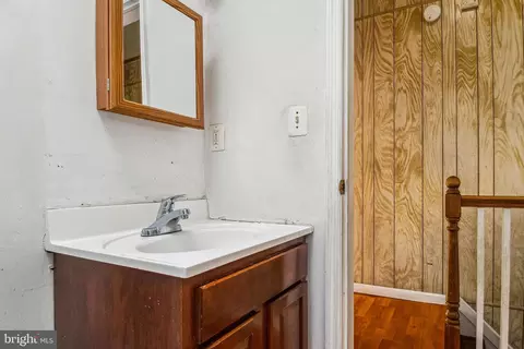 Bath - 102 E Avenue Ave N, Baltimore, MD 21224 photo 2 of 2