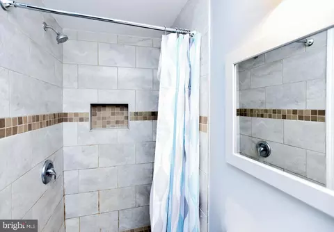 Bath - 1028 Evesham Ave, Baltimore, MD 21212 photo 5 of 6