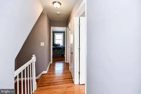 Entry Way - 1028 Evesham Ave, Baltimore, MD 21212 photo 8 of 11