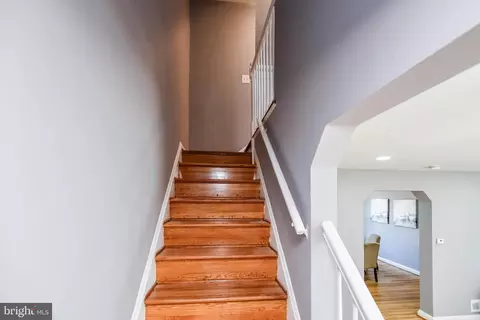Entry Way - 1028 Evesham Ave, Baltimore, MD 21212 photo 6 of 11