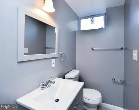 Bath - 1028 Evesham Ave, Baltimore, MD 21212 photo 6 of 6