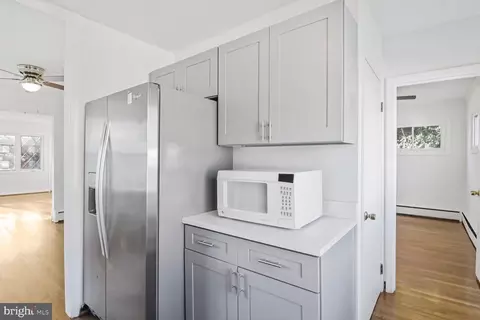 Entry Way - 5710 Adleigh Ave, Baltimore, MD 21206 photo 2 of 3