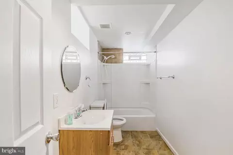 Bath - 5710 Adleigh Ave, Baltimore, MD 21206 photo 2 of 2