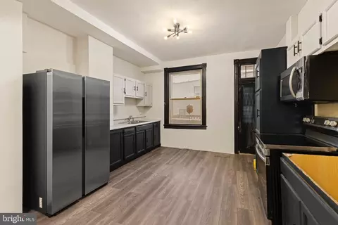 Entry Way - 2038 E Lanvale St, Baltimore, MD 21213 photo 1 of 4