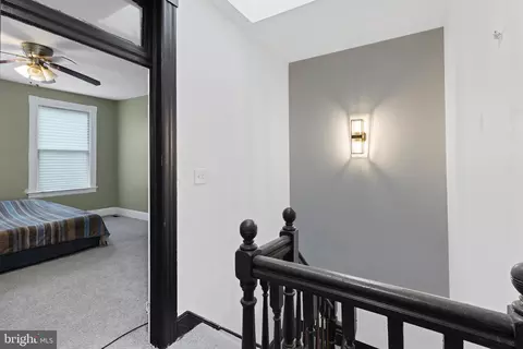 Entry Way - 2038 E Lanvale St, Baltimore, MD 21213 photo 3 of 4