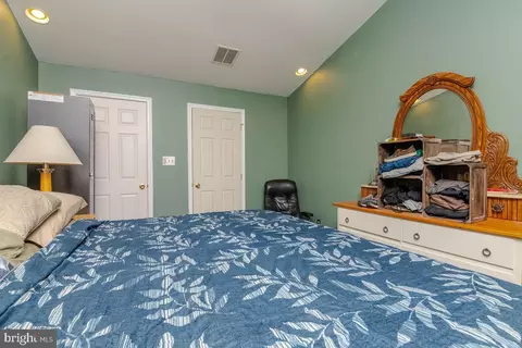 Bedroom - 611 S Robinson St, Baltimore, MD 21224 photo 1 of 5