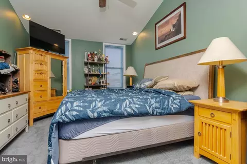 Bedroom - 611 S Robinson St, Baltimore, MD 21224 photo 2 of 5