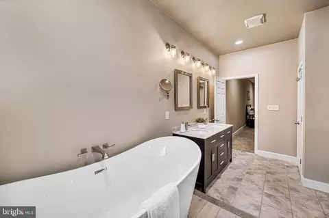 Bath - 2425 N Calvert St, Baltimore, MD 21218 photo 5 of 6