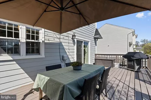 Exterior - 435 Kenneth Sq, Baltimore, MD 21212 photo 5 of 9