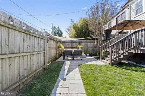 Exterior - 435 Kenneth Sq, Baltimore, MD 21212 photo 7 of 9