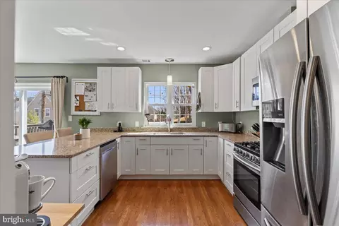 Kitchen - 435 Kenneth Sq, Baltimore, MD 21212 photo 2 of 3