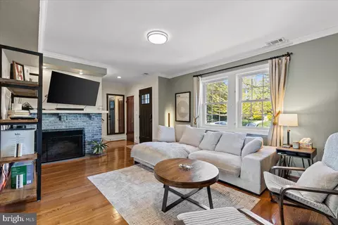 Living - 435 Kenneth Sq, Baltimore, MD 21212 photo 1 of 1