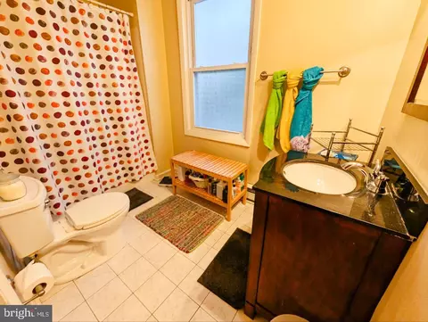 Bath - 2820 Beechland Ave, Baltimore, MD 21214 photo 1 of 2