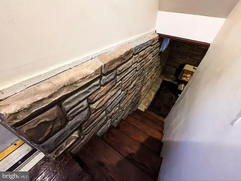 Entry Way - 2820 Beechland Ave, Baltimore, MD 21214 photo 3 of 3