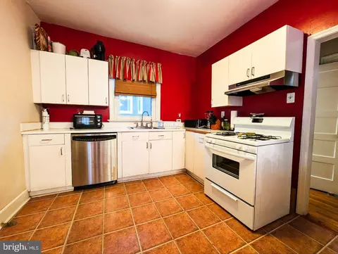 Kitchen - 2820 Beechland Ave, Baltimore, MD 21214 photo 1 of 1