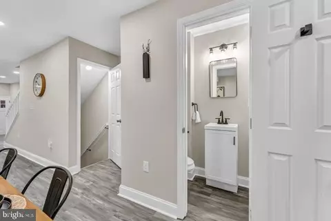 Entry Way - 14 Gilmor N, Baltimore, MD 21223 photo 7 of 12
