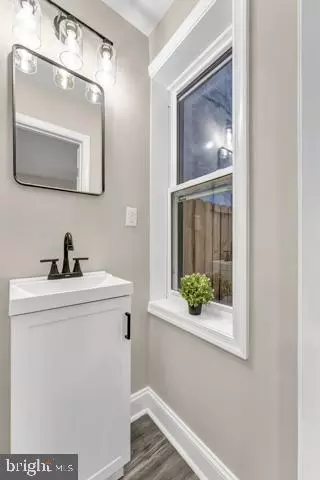 Entry Way - 14 Gilmor N, Baltimore, MD 21223 photo 4 of 12