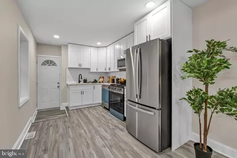 Entry Way - 14 Gilmor N, Baltimore, MD 21223 photo 2 of 12