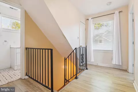 Entry Way - 3510 Hamilton Ave, Baltimore, MD 21214 photo 3 of 3