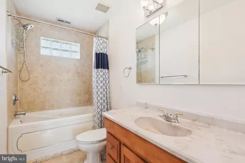Bath - 3510 Hamilton Ave, Baltimore, MD 21214 photo 1 of 2