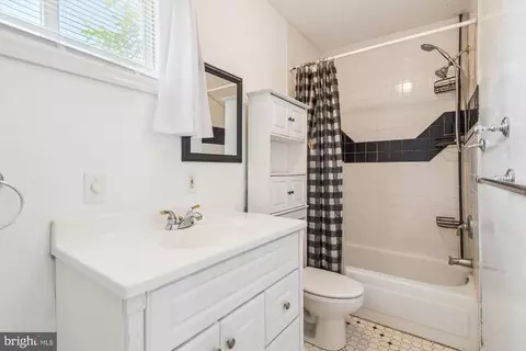 Bath - 3510 Hamilton Ave, Baltimore, MD 21214 photo 2 of 2