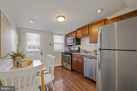 Kitchen - 862 Washington Blvd, Baltimore, MD 21230 photo 1 of 2