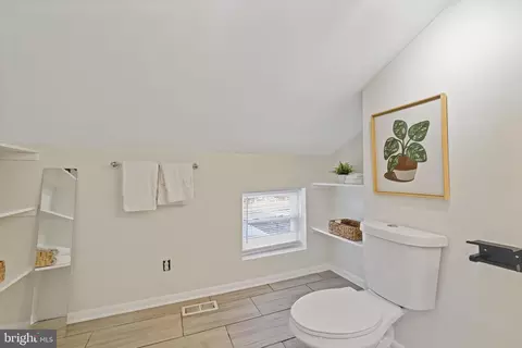 Bath - 862 Washington Blvd, Baltimore, MD 21230 photo 5 of 5