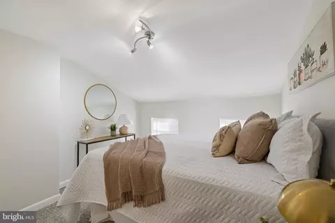 Bedroom - 862 Washington Blvd, Baltimore, MD 21230 photo 5 of 8