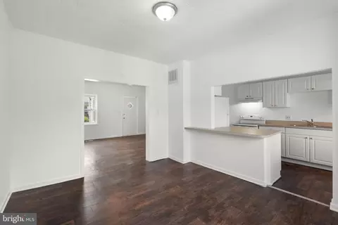 8 W Talbott St, Baltimore, MD 21225 photo 11