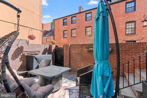 Exterior - 515 S Sharp St, Baltimore, MD 21201 photo 4 of 8
