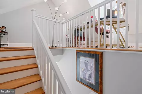 Entry Way - 515 S Sharp St, Baltimore, MD 21201 photo 5 of 7