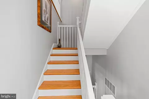 Entry Way - 515 S Sharp St, Baltimore, MD 21201 photo 7 of 7