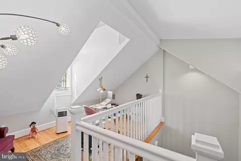 Entry Way - 515 S Sharp St, Baltimore, MD 21201 photo 6 of 7
