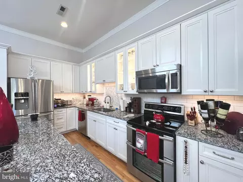 Kitchen - 515 S Sharp St, Baltimore, MD 21201 photo 4 of 5