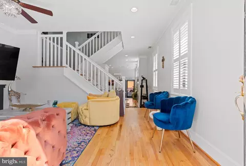 Entry Way - 515 S Sharp St, Baltimore, MD 21201 photo 3 of 7
