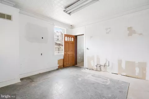 801 W 35th St, Baltimore, MD 21211 photo 14