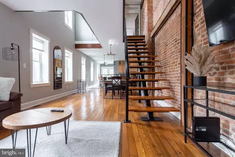Entry Way - 18 S Wolfe St, Baltimore, MD 21231 photo 6 of 14
