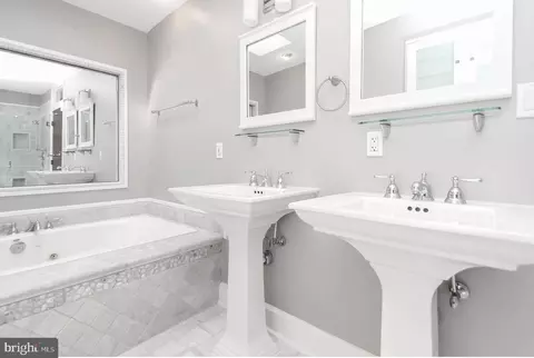 Bath - 18 S Wolfe St, Baltimore, MD 21231 photo 7 of 12
