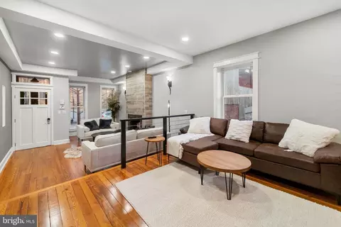 Entry Way - 18 S Wolfe St, Baltimore, MD 21231 photo 5 of 14